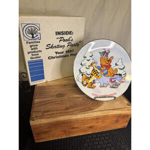 1997‎ Disney Pooh Skating Party Christmas Plate
